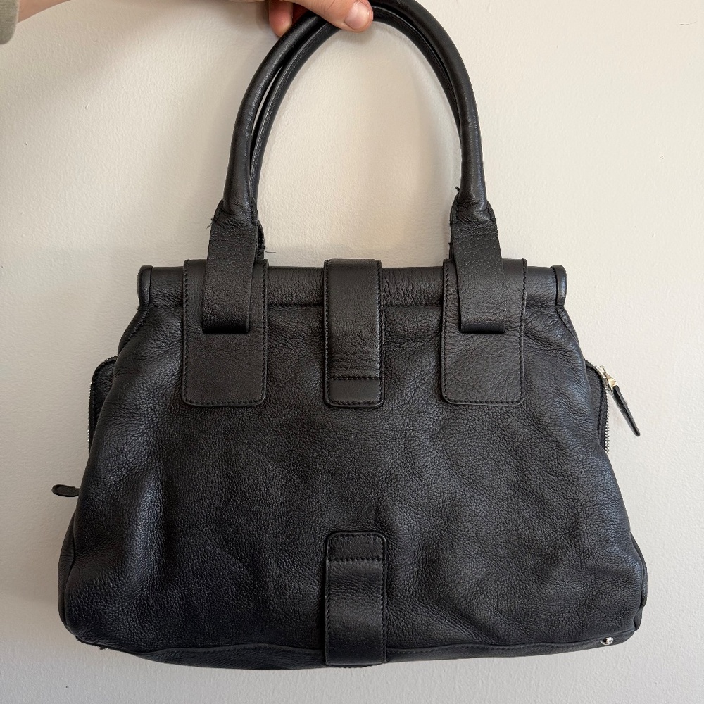 AUTHENTICATED Salvatore Ferragamo Tote Handbag Black Genuine Leather - Picture 2 of 13